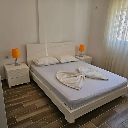 Apartment In Saranda Near The Beach *