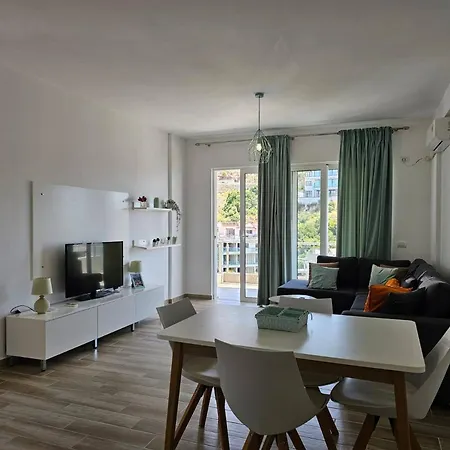 Apartment In Saranda Near The Beach شقة ساراندا