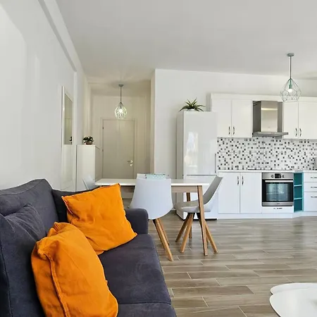 شقة Apartment In Saranda Near The Beach ساراندا