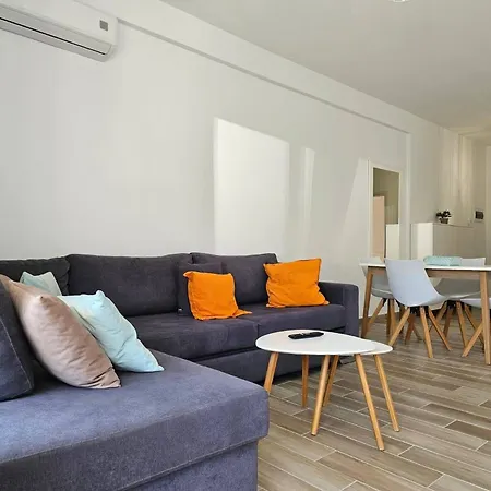 شقة Apartment In Saranda Near The Beach